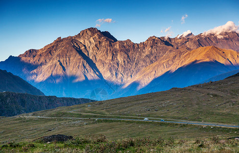 美丽的景色高山如乔治亚欧洲高加索山图片