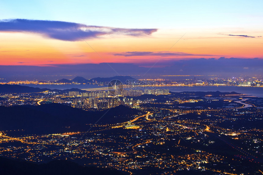 山上香港平原地区的日落图片