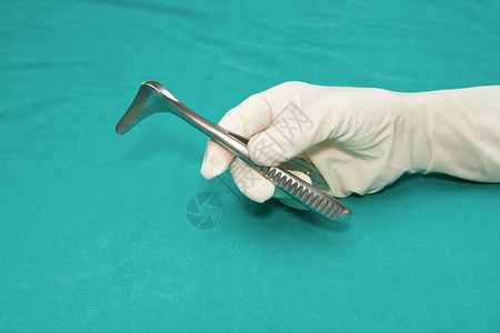 鼻孔光谱外科手术器械用于医生手图片