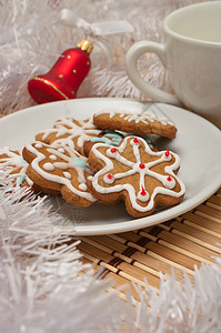 圣诞节圣诞老人的装饰糖饼干和牛奶图片