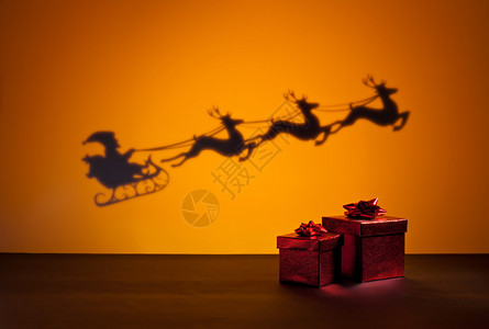圣诞老人雪橇在送礼物的路上图片