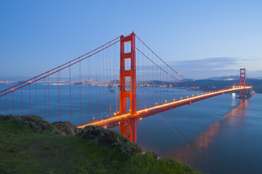 日落时的金门大桥美国旧金山图片