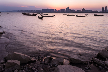 钱塘江码头与夕阳背景