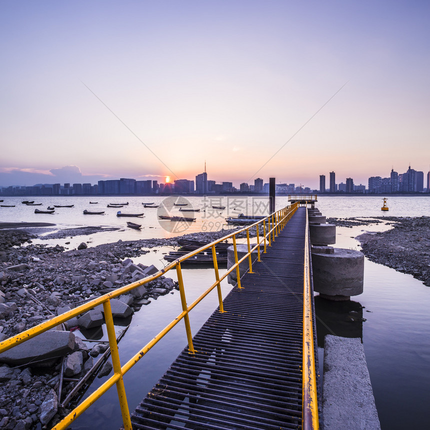 钱塘江码头与夕阳图片