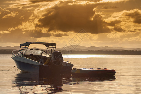 日落湖上游艇悉尼图片