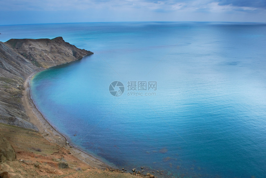 海港碧水蓝天白云图片