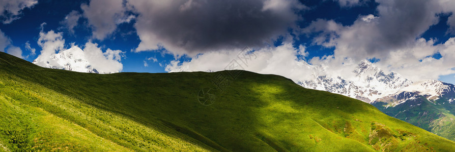 Chkhutnieri山河口高山草原图片