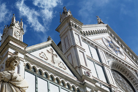 意大利佛罗伦萨圣克罗塞教堂和但丁高清图片