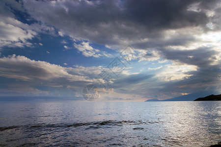 美丽的大海蓝天背景图片
