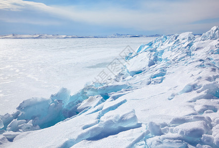 冬季冰冻贝加尔图片