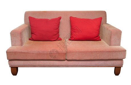 沙发与白色背景上的红色枕头图片