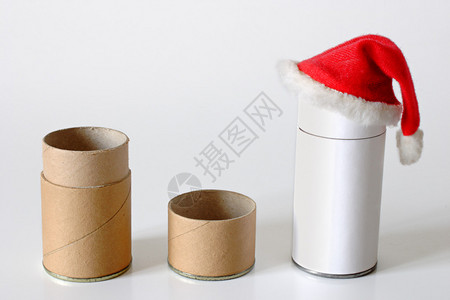 纸板套餐的圣诞节时间纸板管和带有图片