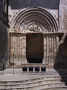 哥特式的圣乔治大教堂门户图片