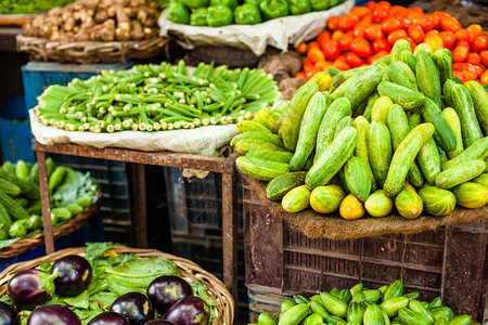 亚洲农民市场销售新鲜蔬菜的图片