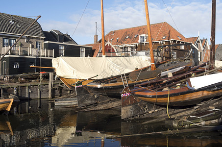 荷兰斯帕肯堡港的渔船坞图片