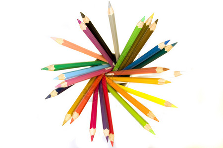色彩鲜艳的铅笔形成不对称图案图片
