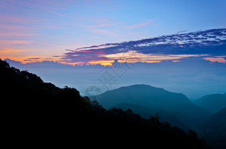 泰国清迈省清迈日出时多安汗山的图片