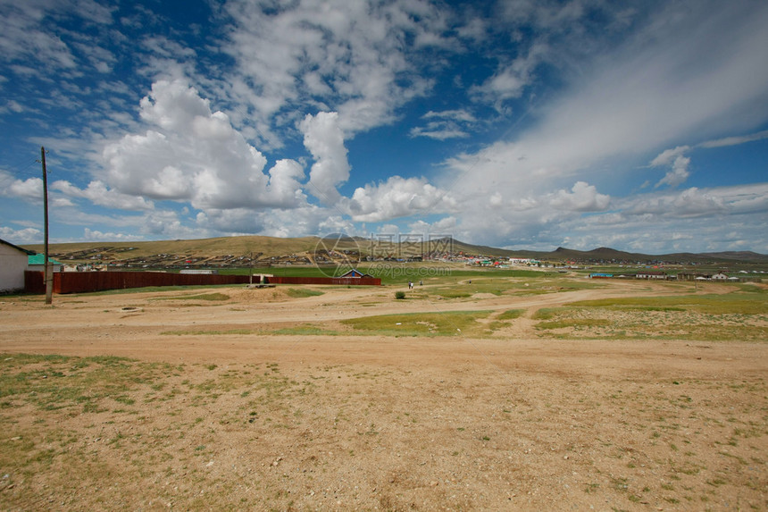蒙古的沙质和石质沙漠图片