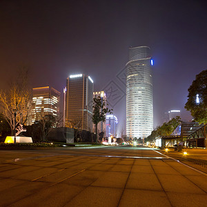 现代建筑的夜景图片