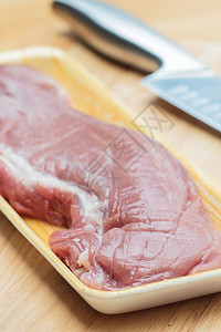 新鲜猪肉准备烹饪图片