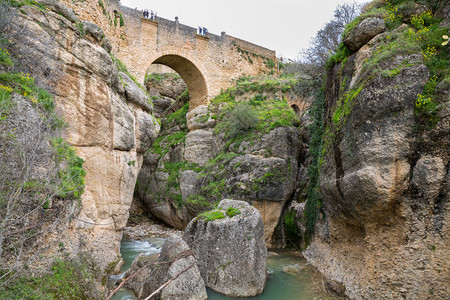 隆达古色香的石桥和峡谷西班牙图片