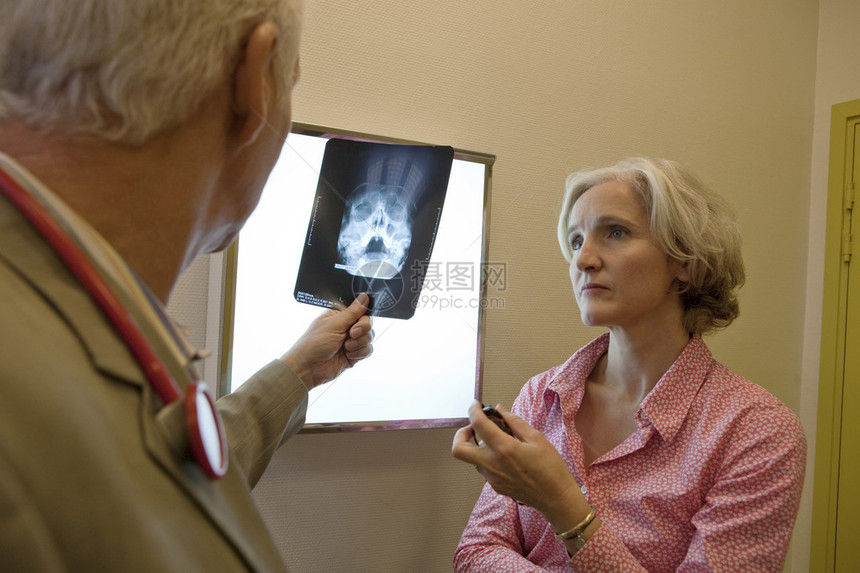 耳鼻喉老人鼻窦X光片图片