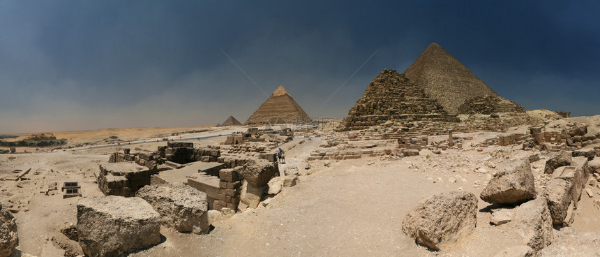 吉扎高原所有三个大金字塔和一图片