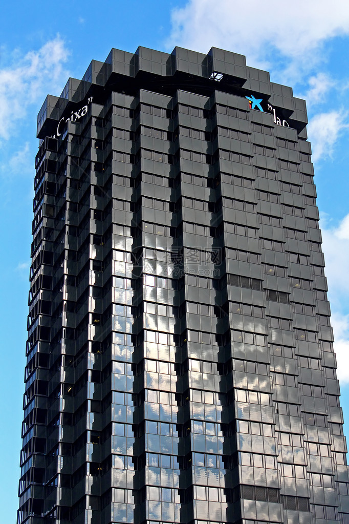 LaCaixa总部建筑群的摩天大楼位于AvivenudaDiagonal图片