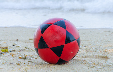 足球运动在海滩图片