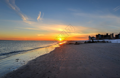 纽约布赖顿海滩和科尼岛海滩的日落图片