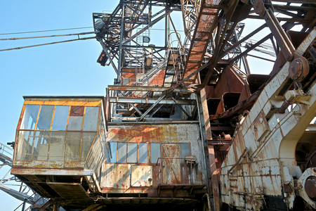 被废弃的褐煤公开播种的费尔罗波利斯的背景图片