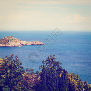 意大利海景与山丘和缩海岸线Insta图片