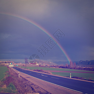 西班牙雨天比利牛斯山彩虹Insta图片