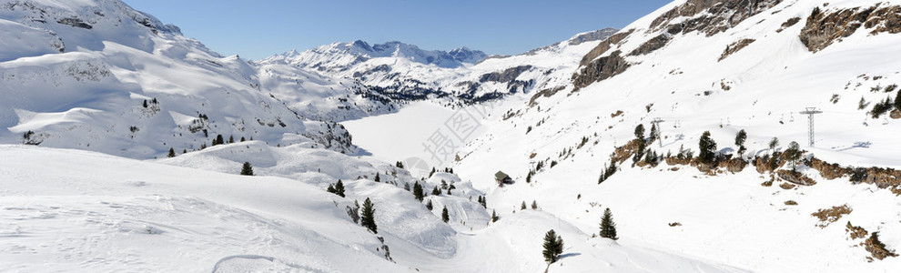 瑞士阿尔卑斯山上的恩格图片