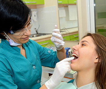 牙科诊所的服务图片