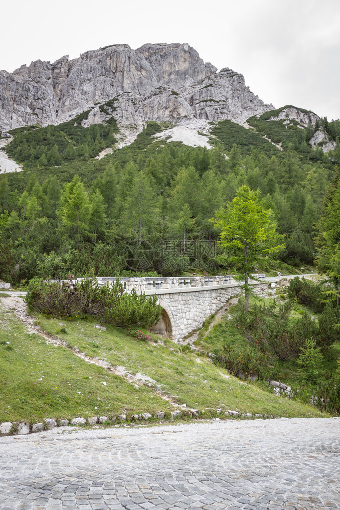 Vri山口是跨越斯洛文尼亚西北部朱利安阿尔卑图片