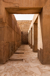 埃及开罗Giza金字塔在Sphinx雕像下方的坚图片