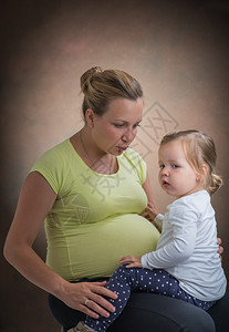 怀孕妇女及图片