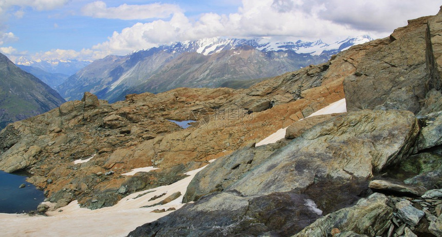 瑞士阿尔卑斯山的美丽的阿图片