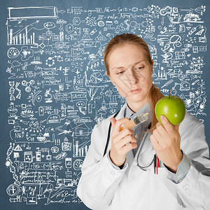 科学家妇女确实在医学背景下注射苹果图片