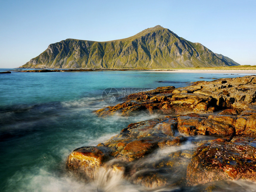 挪威洛福滕群岛的海岸图片