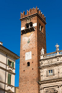 和马菲宫十五世纪在PiazzadelleErbe维罗纳图片