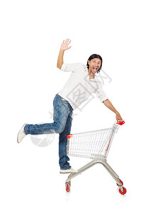 男子购物用超市篮子车图片