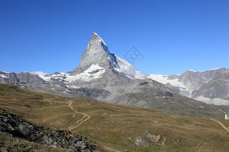 瑞士与意大利边境平尼阿尔卑斯山的马唐山Pennine图片