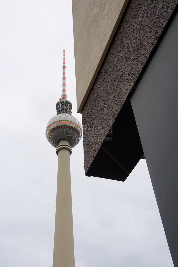 柏林市中心的电视塔图片