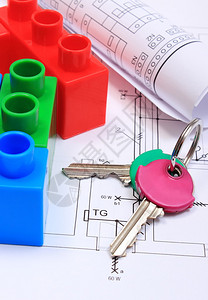 彩色积木房屋房屋钥匙和房屋建筑图的电气图建筑房屋的概背景图片