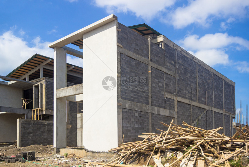 在郊区建造房屋图片