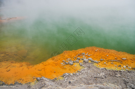 新西兰火山湖泊惊人的颜色Name新图片