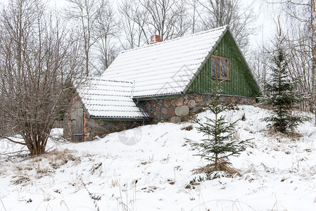 农村冬天的小乡村小屋图片