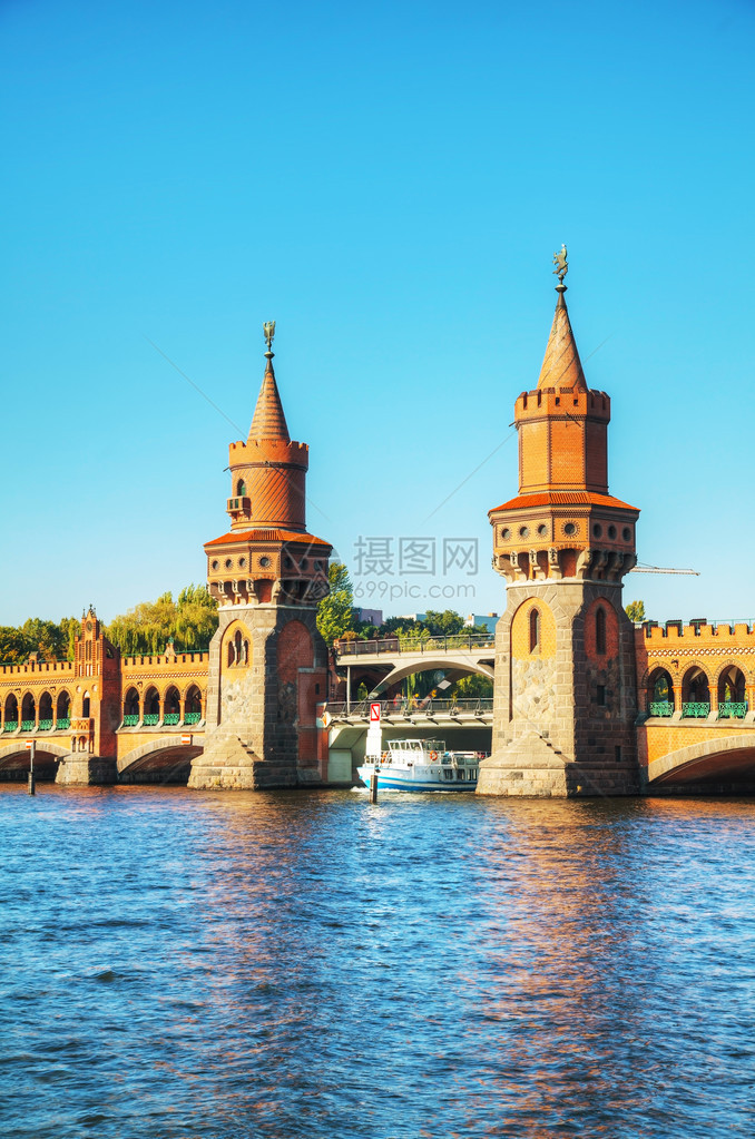 德国柏林的奥伯鲍姆桥阳图片